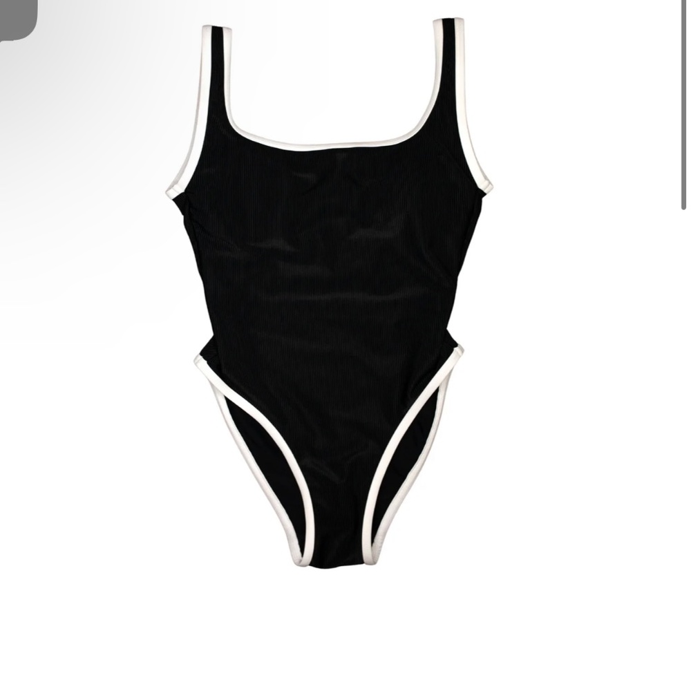 LainSnow Ribbed Ocean Island One Piece - BLACK